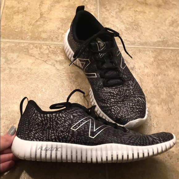 New balance shoes - Picture 2 of 5